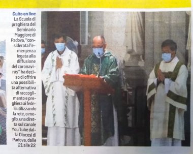 Milano, Messa con mascherine