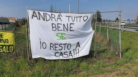 Andrà tutto bene, io resto a casa.jpg